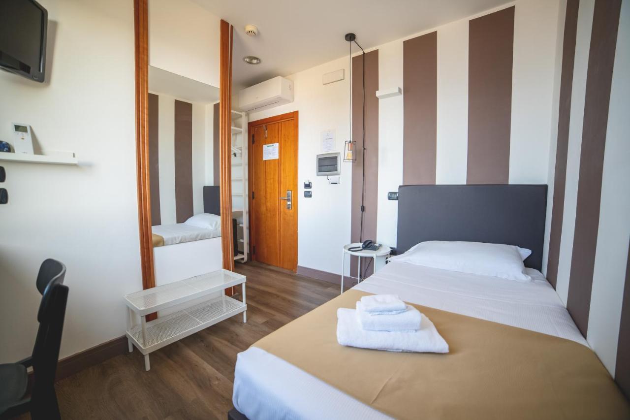 Hotel Continental Reggio Calabria Exterior photo